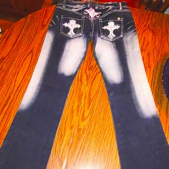 Super cute jeans 32x32 Very comfy with stretch to them. New never worn - Picture 3 of 11